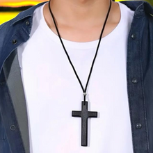 Carregar imagem no visualizador da galeria, Colar Cruz de Madeira de Oliveira  – Design Elegante e Significativo