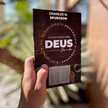 Carregar imagem no visualizador da galeria, Devocional C. H. Spurgeon | Caminhando com Deus Dia a Dia | Café