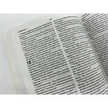 Carregar imagem no visualizador da galeria, Bíblia Sagrada - Nova Bíblia Viva - Letra Média - Capa Dura